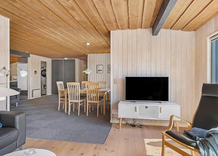 1560-aakirkeby-sluseparken-9-b Tatil Evi Vester Somarken