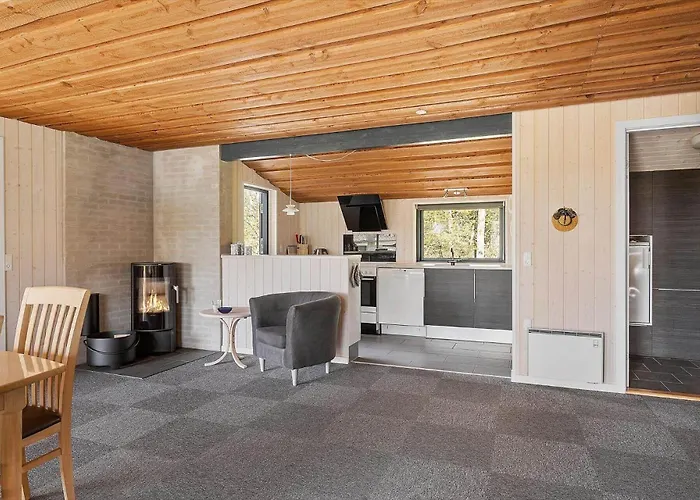1560-aakirkeby-sluseparken-9-b * Vester Somarken